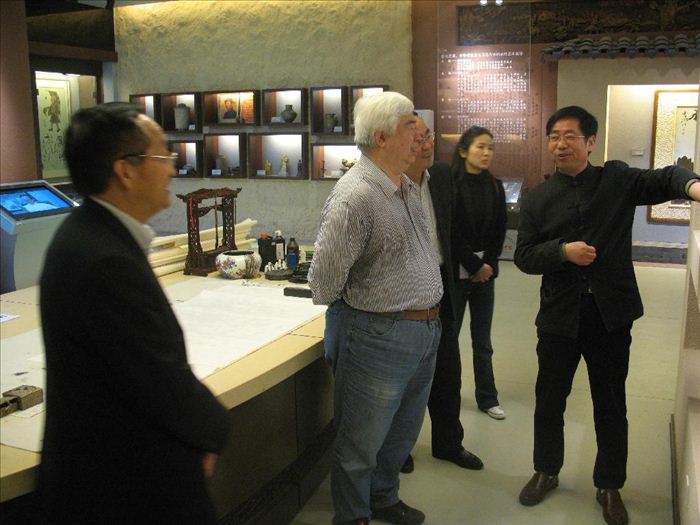 Zhipeng Liu, the Former Deputy Director of High College Department of Ministry of Education , visited the Art Museum